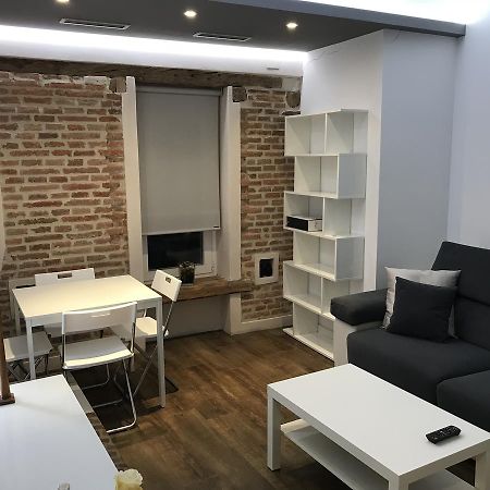 Airva: Apartamento Duque De La Victoria บายาโดลิด ภายนอก รูปภาพ
