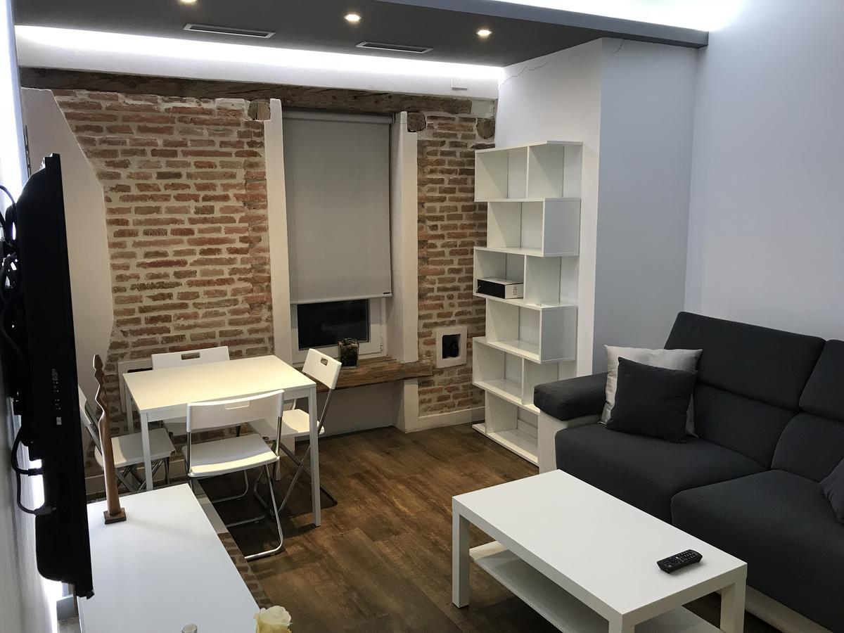 Airva: Apartamento Duque De La Victoria บายาโดลิด ภายนอก รูปภาพ